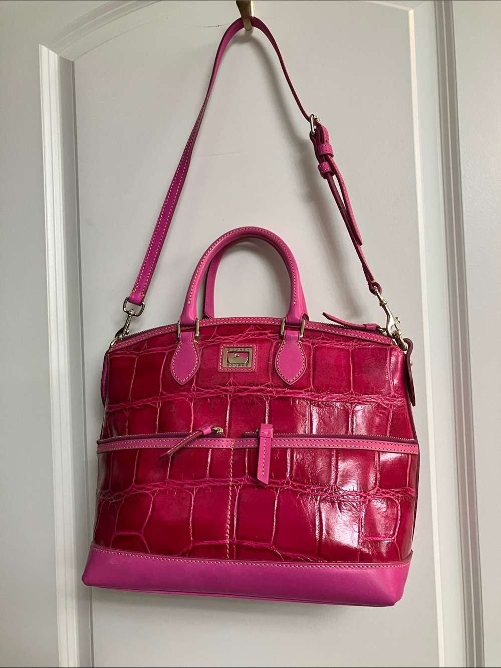 Pink Dooney and Bourke handbag croc style